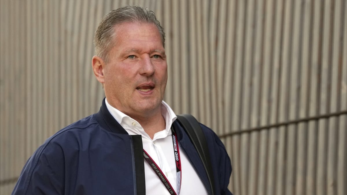 نجاة والد ماكس فيرستابن بعد انقلاب سيارته