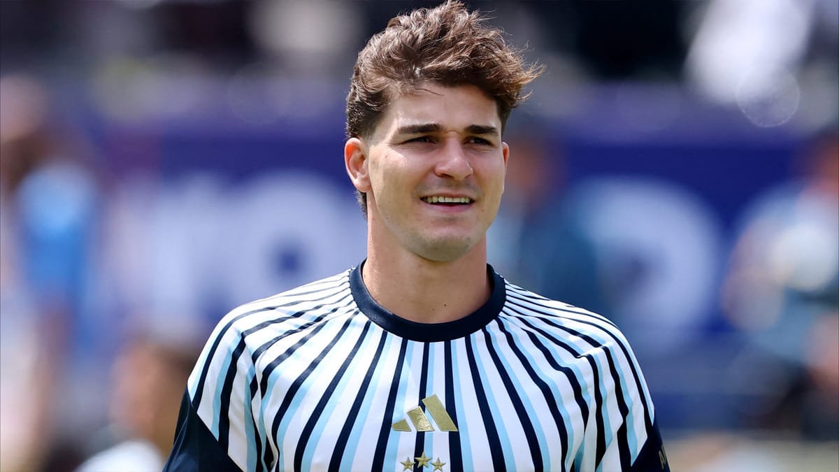 هل أعلن سيميوني اقتراب ألفاريز من برشلونة؟