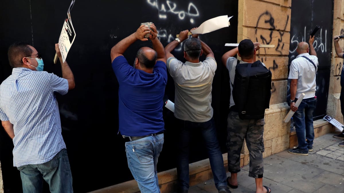 اقتصاد الكاش.. 10 مليارات تحول لبنان لـ"دولة مشبوهة"