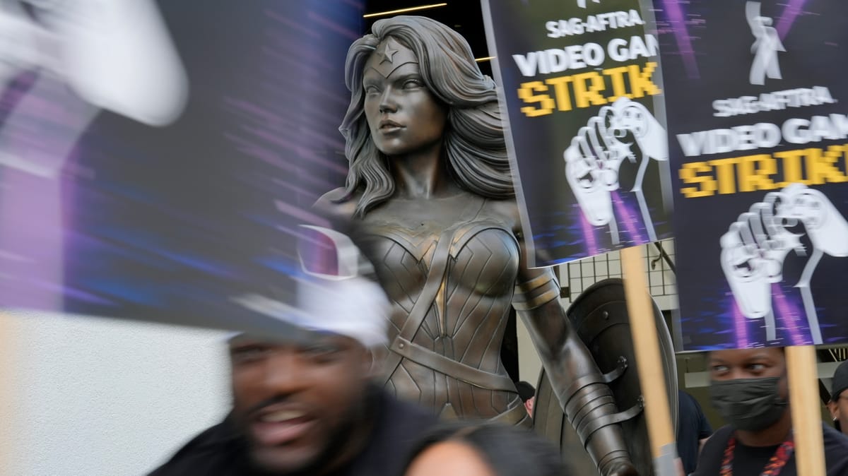 هدنة في هوليوود.. اتفاق مفاجئ ينهي أزمة المؤلفين مع الذكاء الاصطناعي