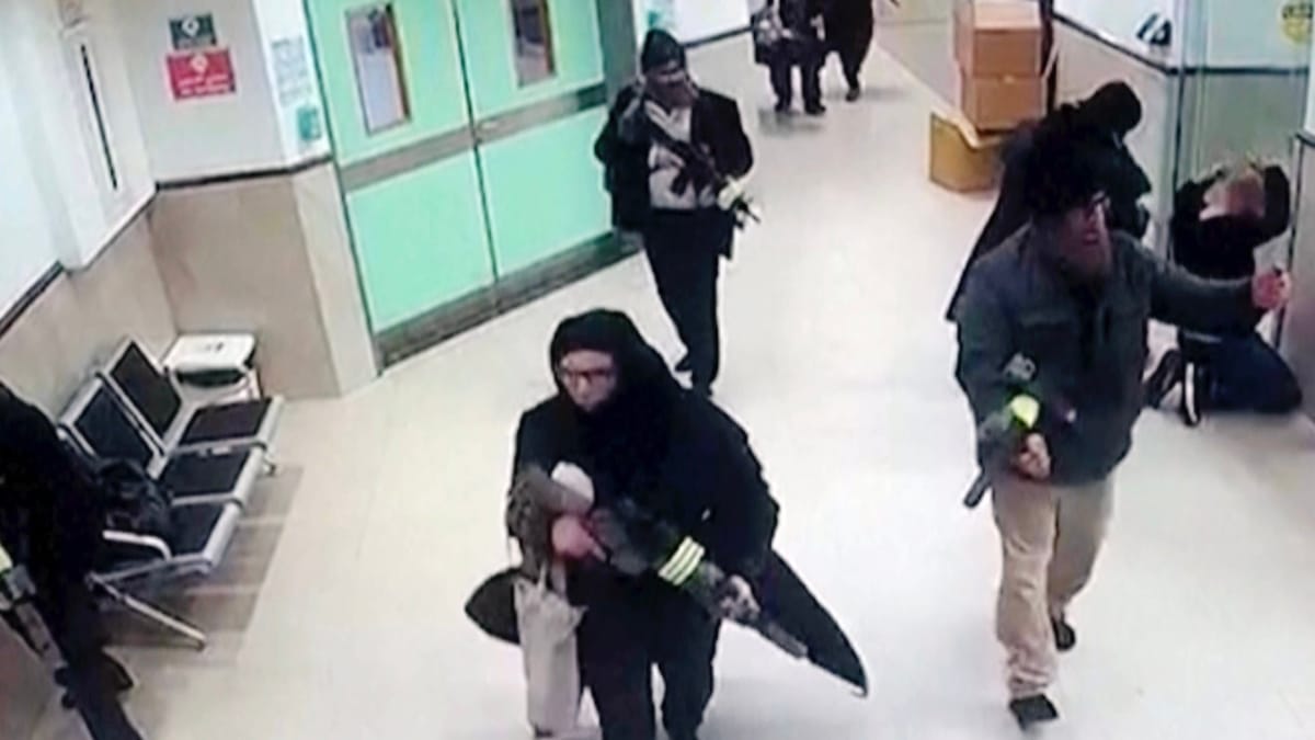 خبراء: "اقتحام ابن سينا" يشكّل جريمة حرب