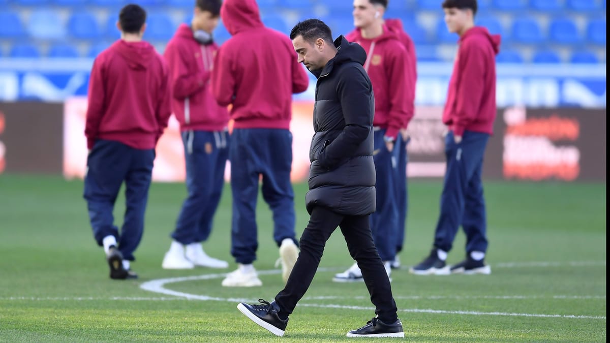 هل يتسبب مبابي في طرد تشافي من برشلونة؟