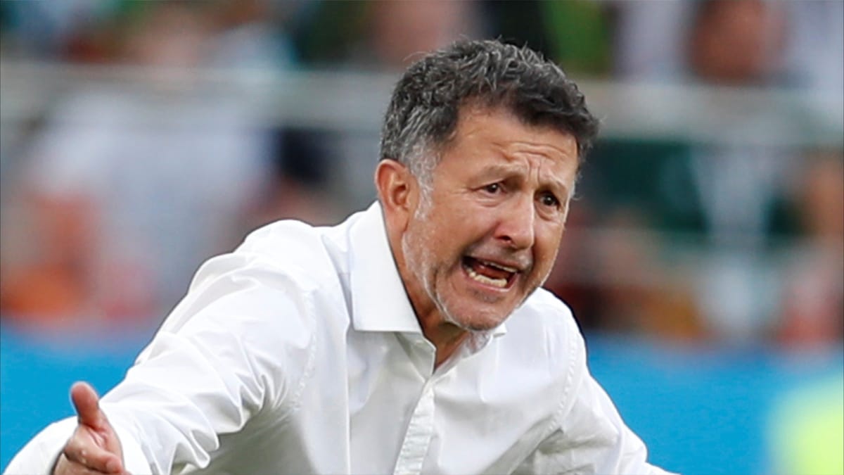 الزمالك يقيل مدربه ويوقف 3 من نجومه
