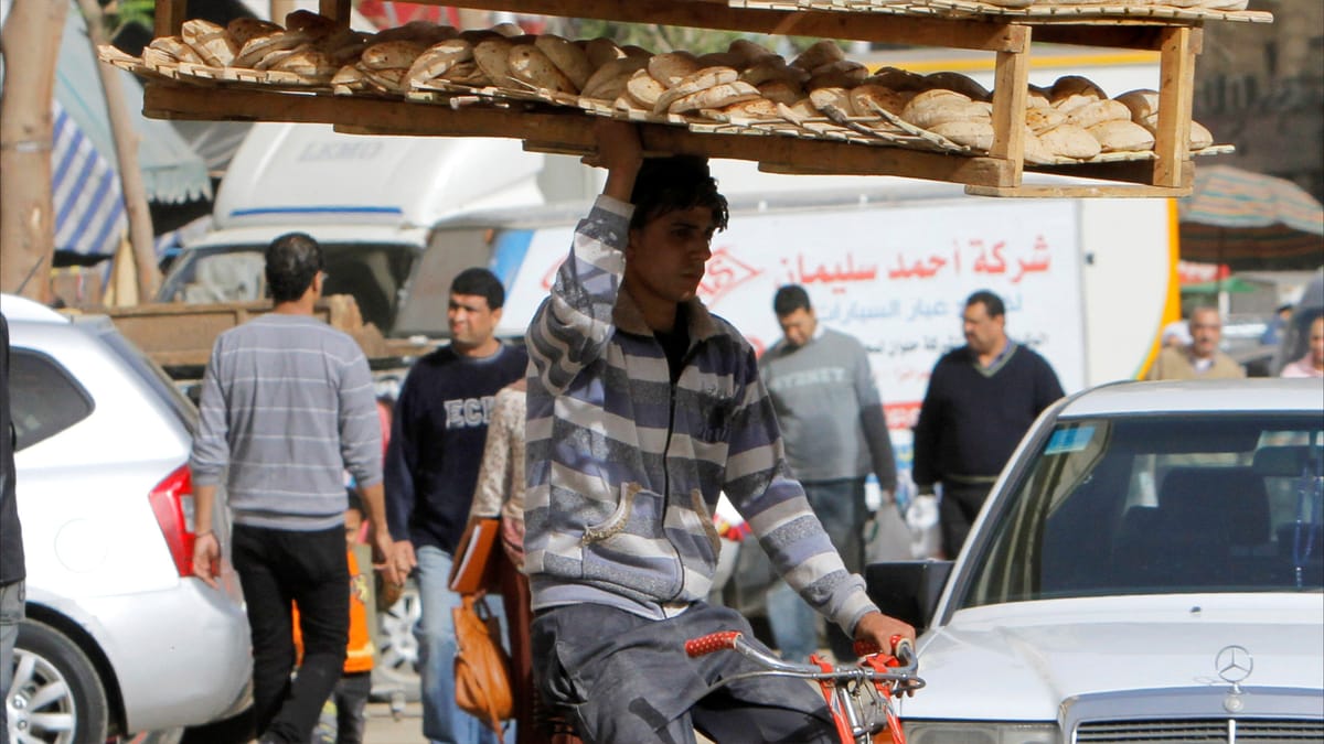 ارتفاع الجنيه.. لماذا يستمر هبوط الدولار في مصر؟
