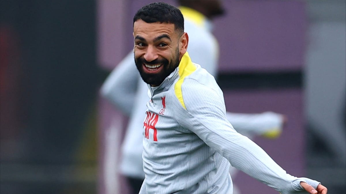 سلوت يضم محمد صلاح لطاولة رونالدو وميسي