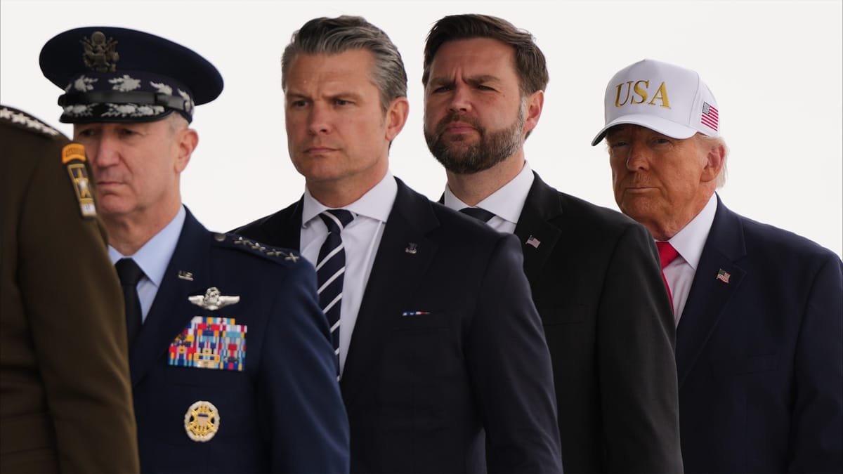 صراع خفي بين فانس وهيغسيث.. من يقول الحقيقة لترامب؟