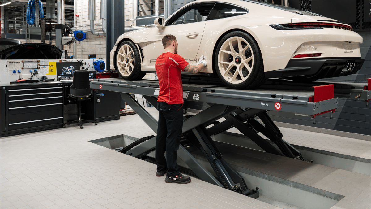 خسائر مليارية "سريعة" لشركة بورشه