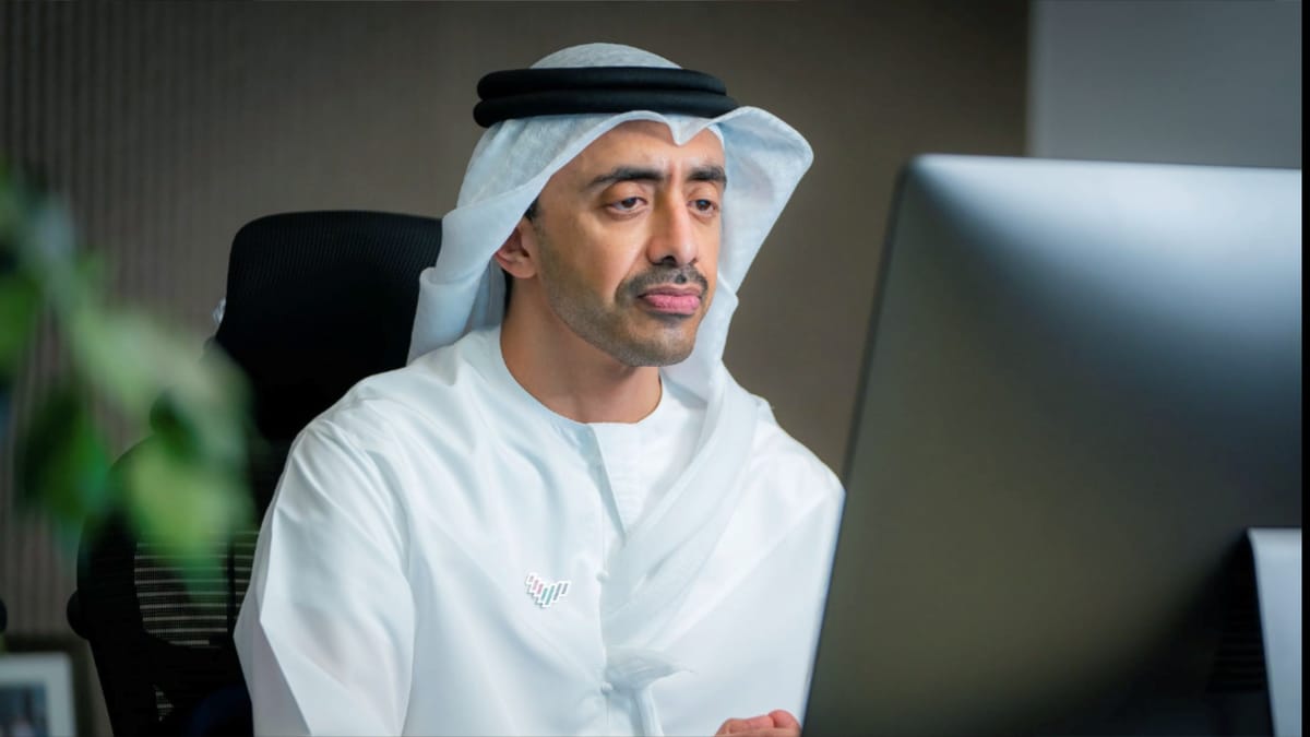 عبدالله بن زايد: مقترحات بايدن فرصة سانحة لوقف الحرب