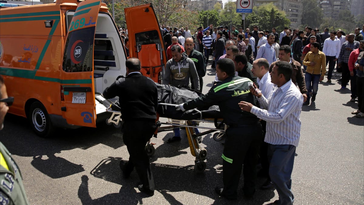 مقتل 35 شخصا بحادث تصادم في مصر