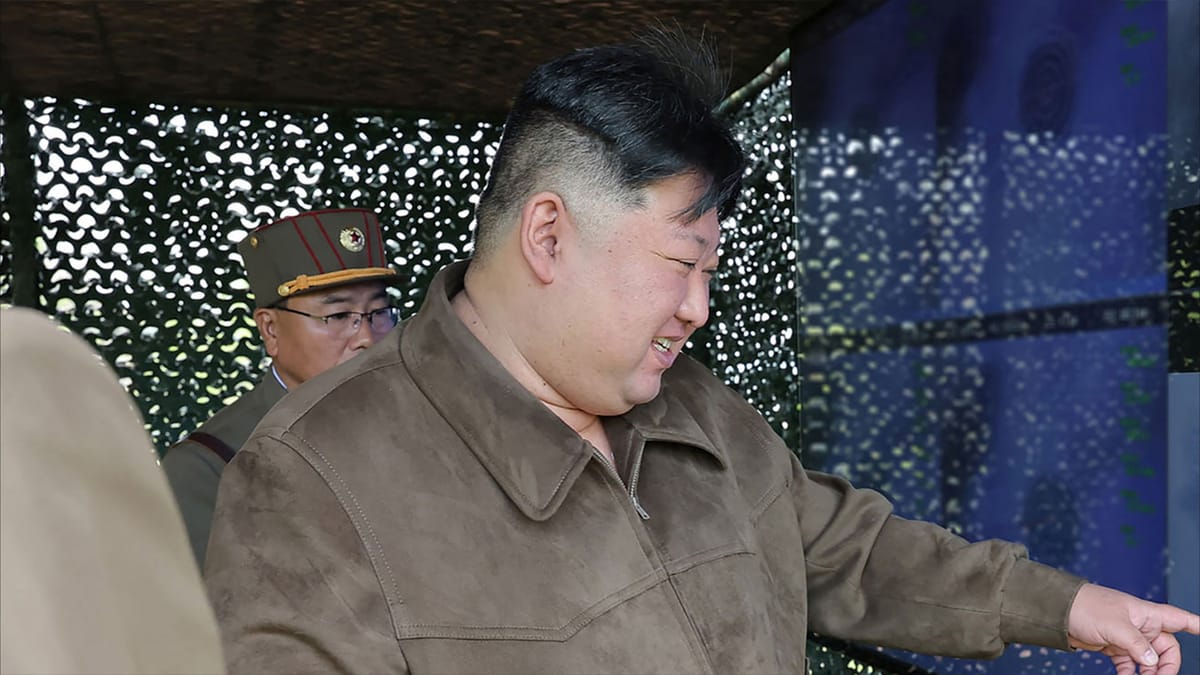 كيم يشرف على تدريب "الهجوم النووي"