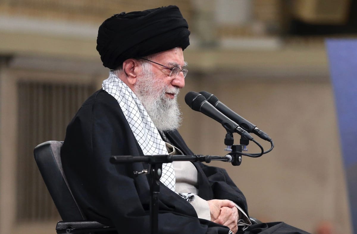 خامنئي في تأبين "نصرالله" يبرر "عقاب الحد الأدنى"