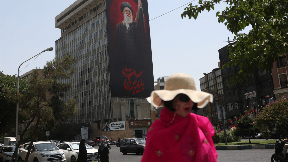 صراع الأجنحة في طهران.. حرب نفوذ أم استراتيجية بقاء؟