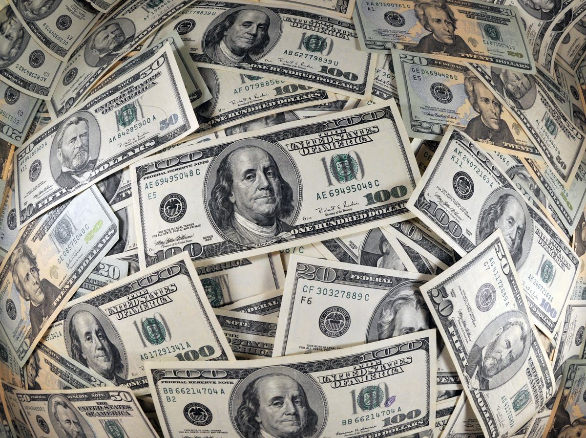 ترامب وخامنئي ومجفف الشعر.. كازينو المعلومة يربح قبل الخبر