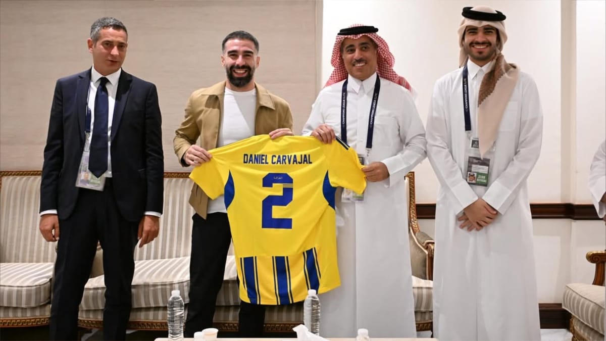 ماذا يفعل كارفاخال في الغرافة؟