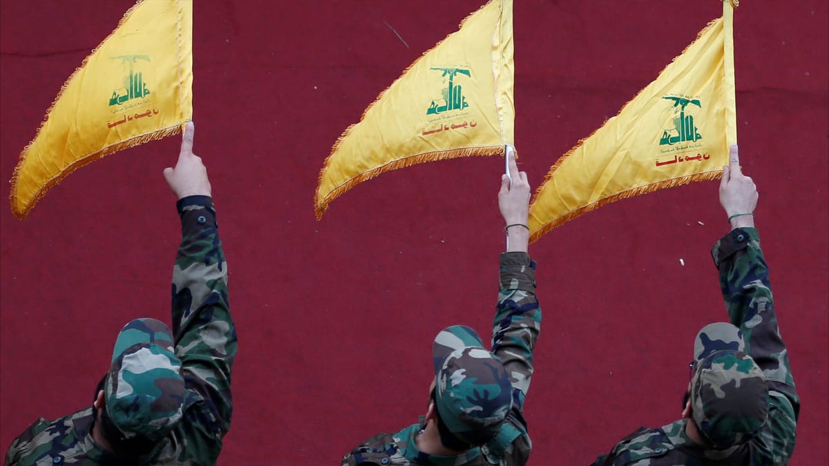 أفخاي أدرعي يسخر من وزير لبناني "مجّد أقدام المارينز"