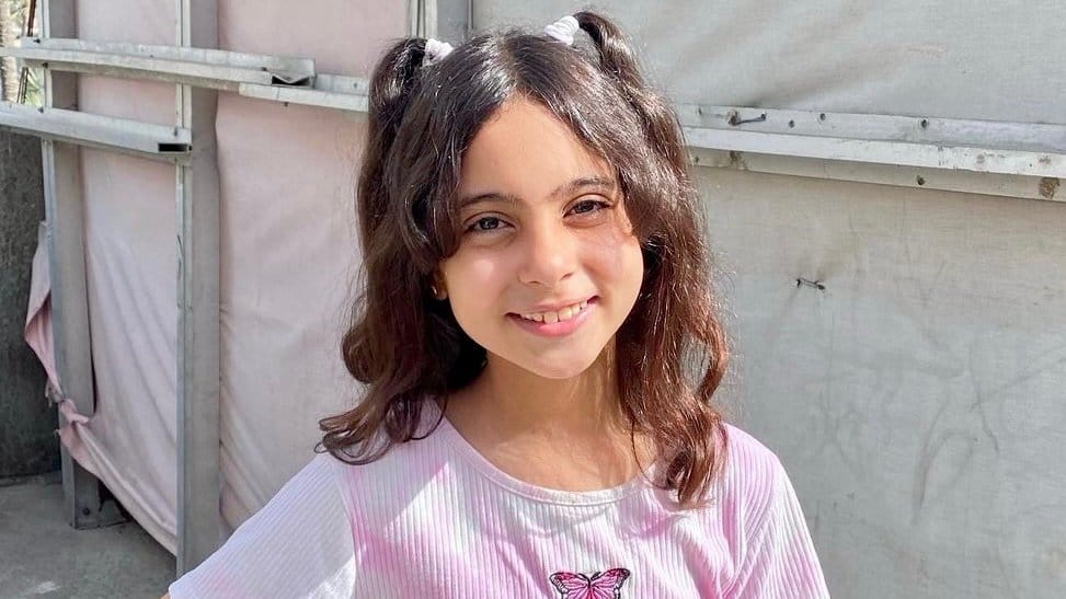 الطفلة ريناد.."شيف" من خيمة في غزة لـ400 ألف متابع