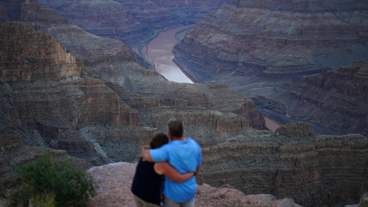 "أميركا أولا" تلاحق السائحين برسوم إضافية