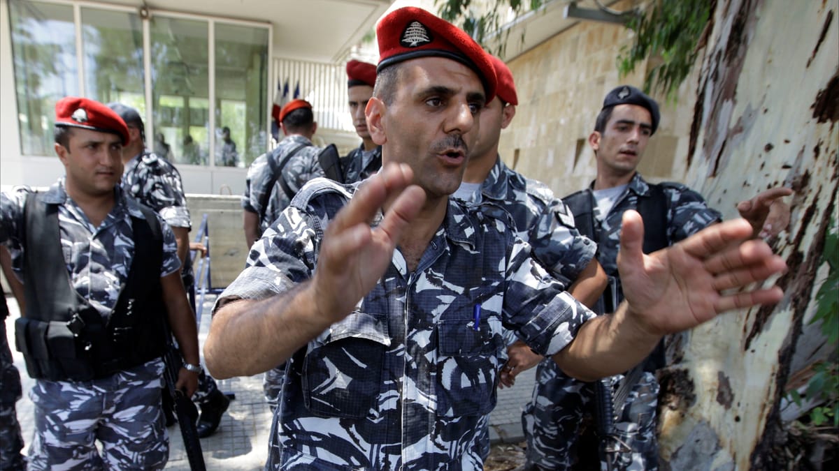 قتيل باشتباك مسلح بين حركة "أمل" و"حزب الله" في لبنان