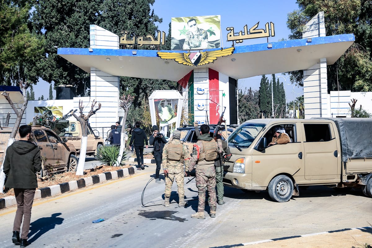 الجيش السوري يشن هجوما في حماة.. و"يفك حصار" أكاديمية حلب