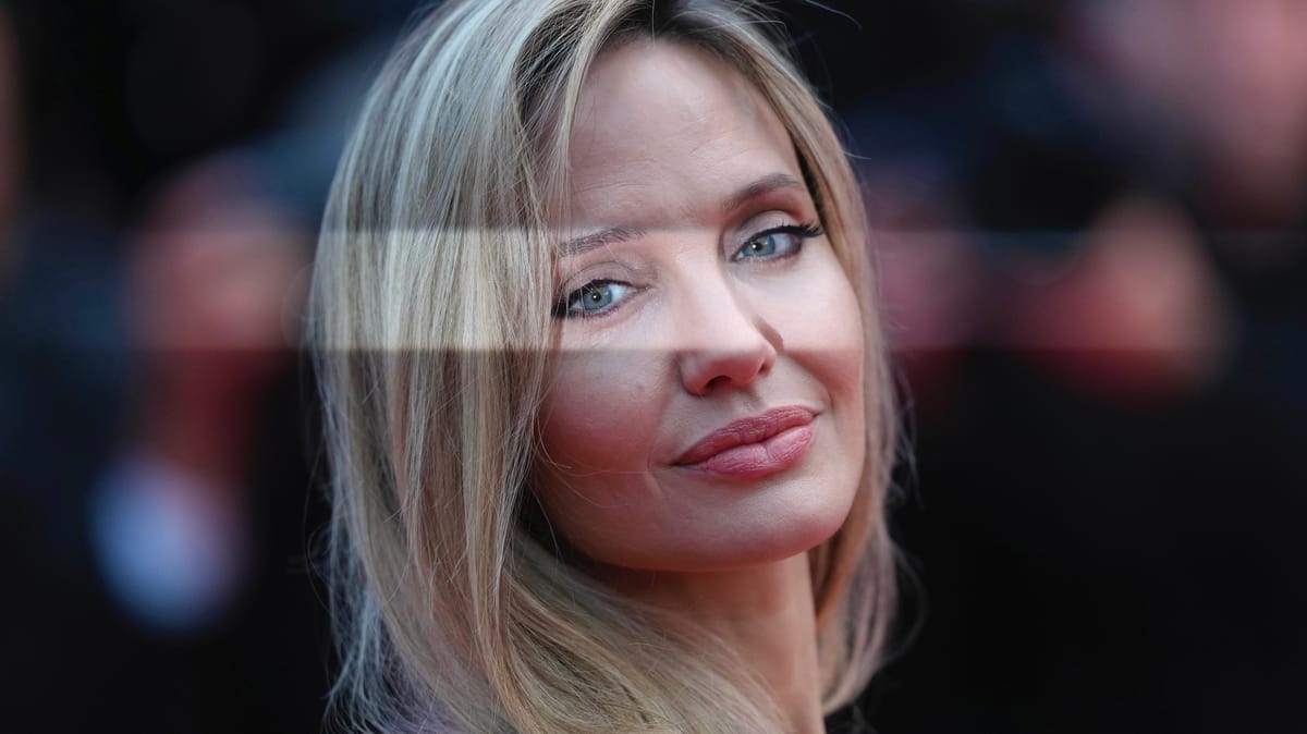أنجلينا جولي في الـ50.. كيف غيرت النجمة قواعد اللعبة؟