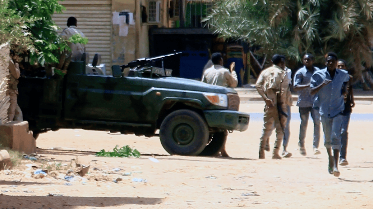 ماذا يفعل الجيش المصري في السودان؟