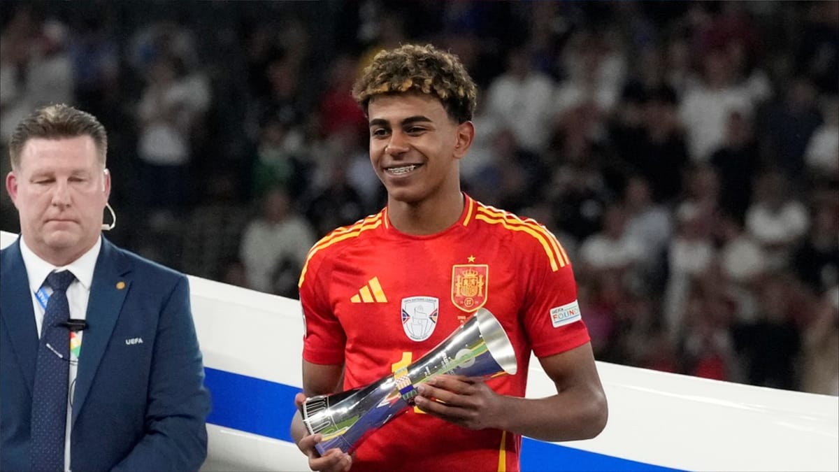 جماهير إسبانية "من العصور الوسطى" تهين لامين يامال