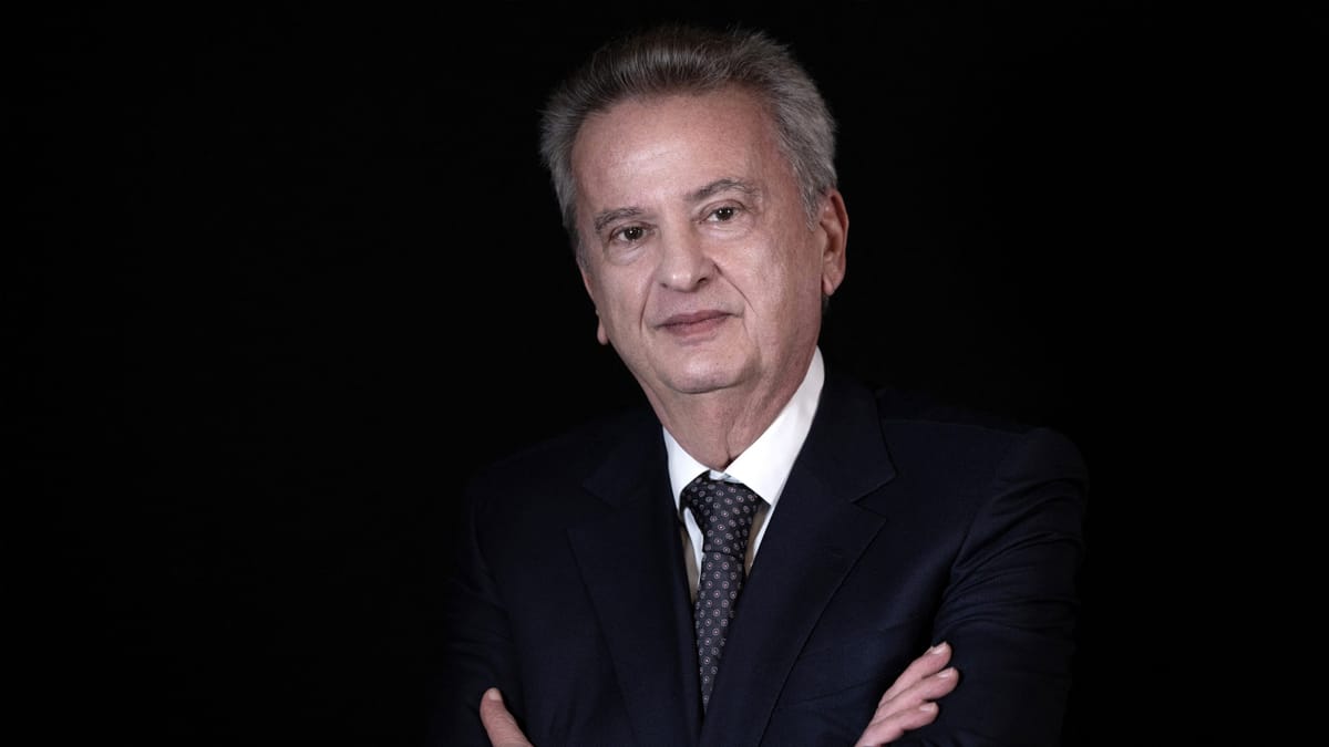 مواجهة داخل غرفة التحقيق مع رياض سلامة