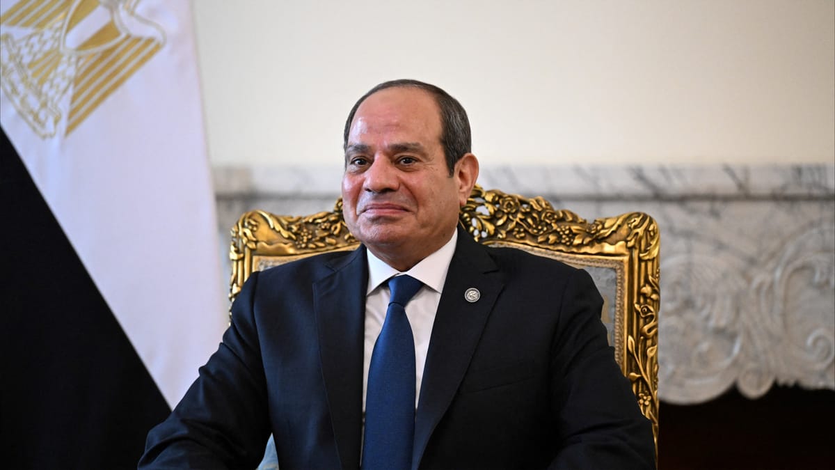 السيسي يحذر من فتح جبهة جديدة في لبنان