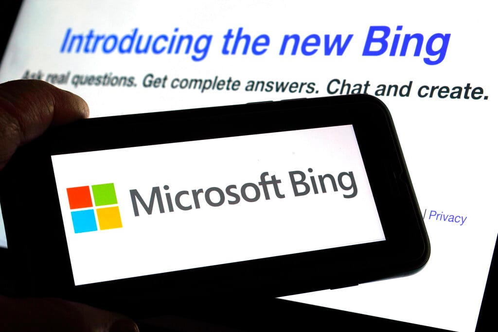لمنافسة غوغل.. مايكروسوفت تضلل مستخدمي Bing