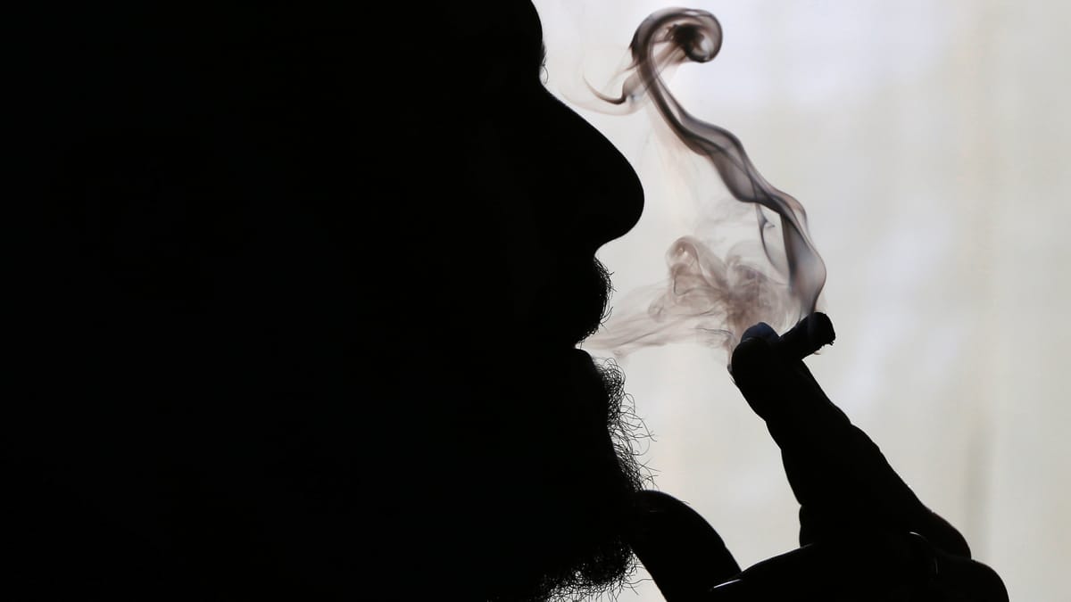 7 عادات مضرة لصحة الرجل
