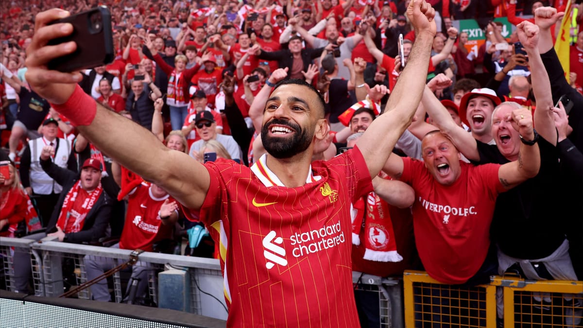 سيلفي محمد صلاح.. احتفال أم إعلان؟