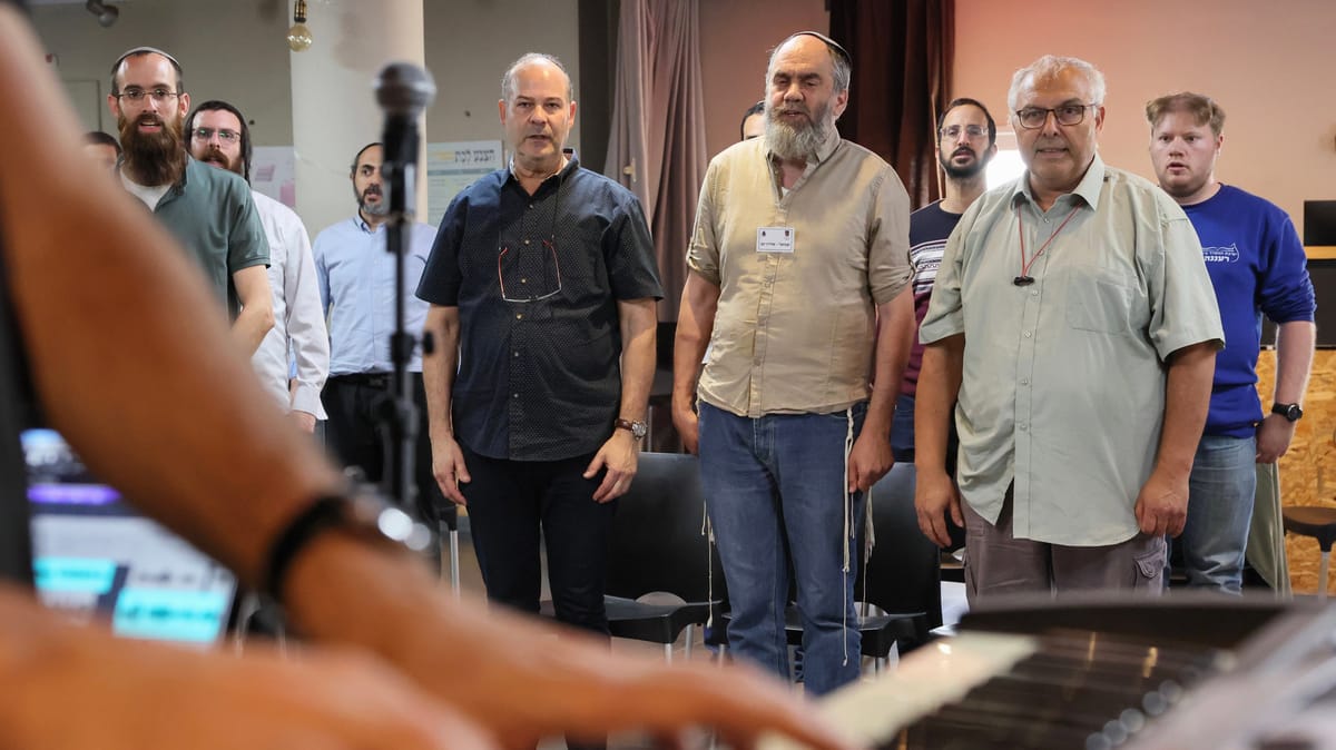 عجول حمراء وجوقة ترانيم .. يهود يستعدون لتشييد "الهيكل الثالث"