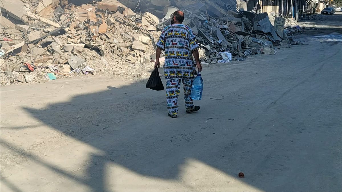 "زلزال مرّ من هنا".. سكان النبطية يبكون سوقها