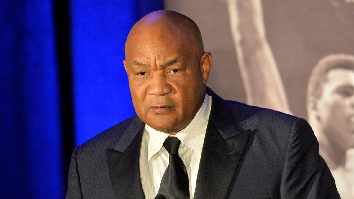 من الشارع إلى الأمجاد.. من هو أسطورة الملاكمة جورج فورمان؟