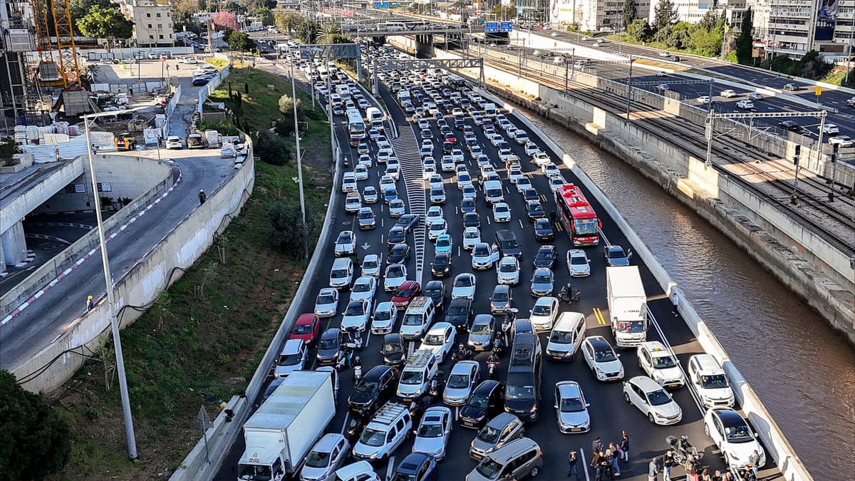 إسرائيل تشوش على نفسها.. تاكسي تل أبيب في بيروت