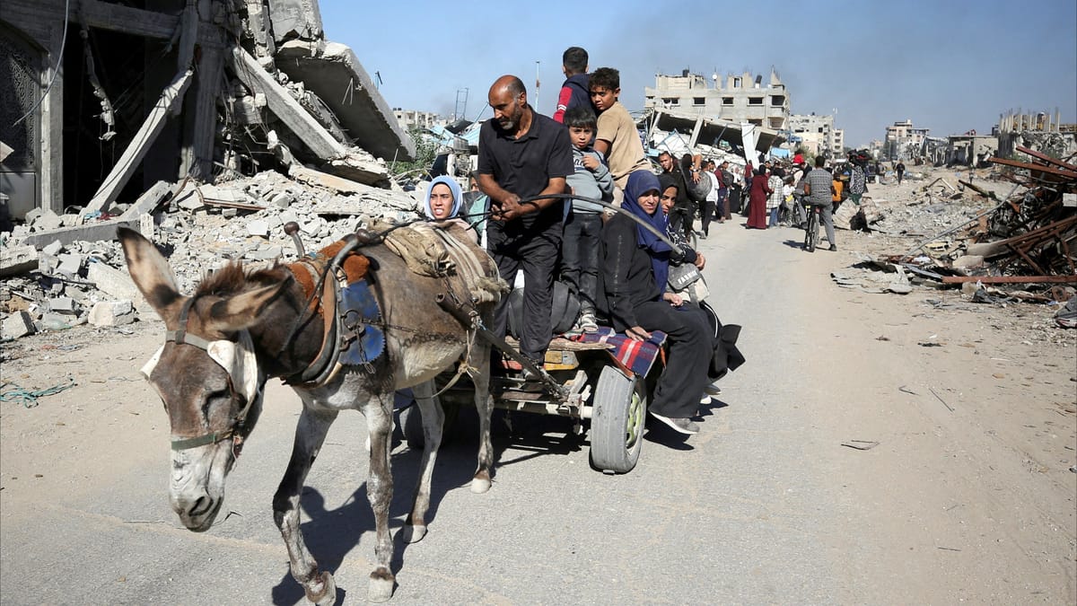 دبابات إسرائيلية تشرد 100 ألف فلسطيني شمال غزة