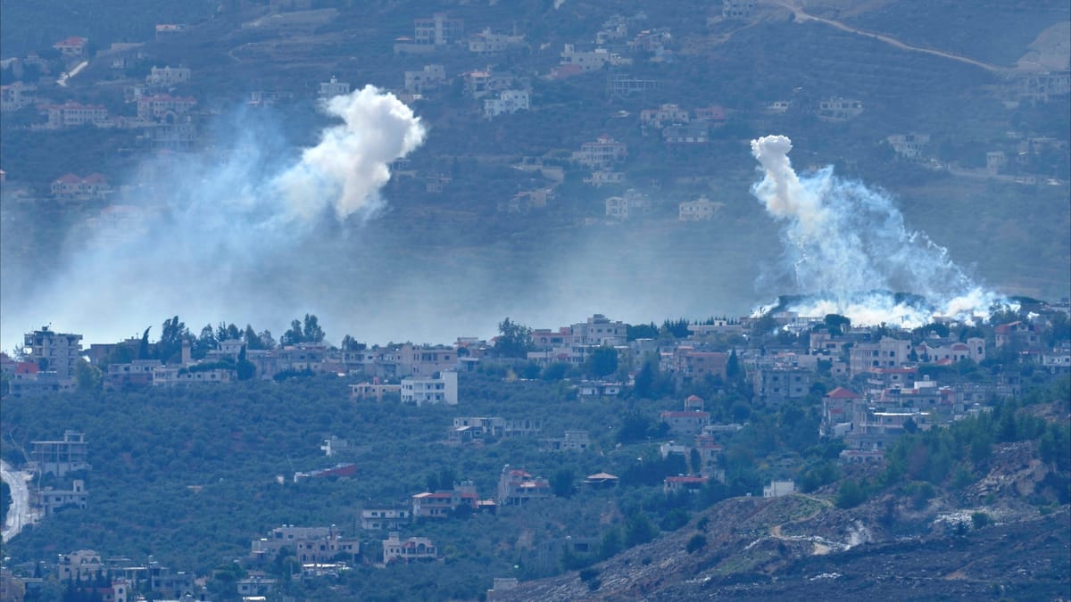 صحيفة: إسرائيل قصفت مطارا لـ"حزب الله" في لبنان