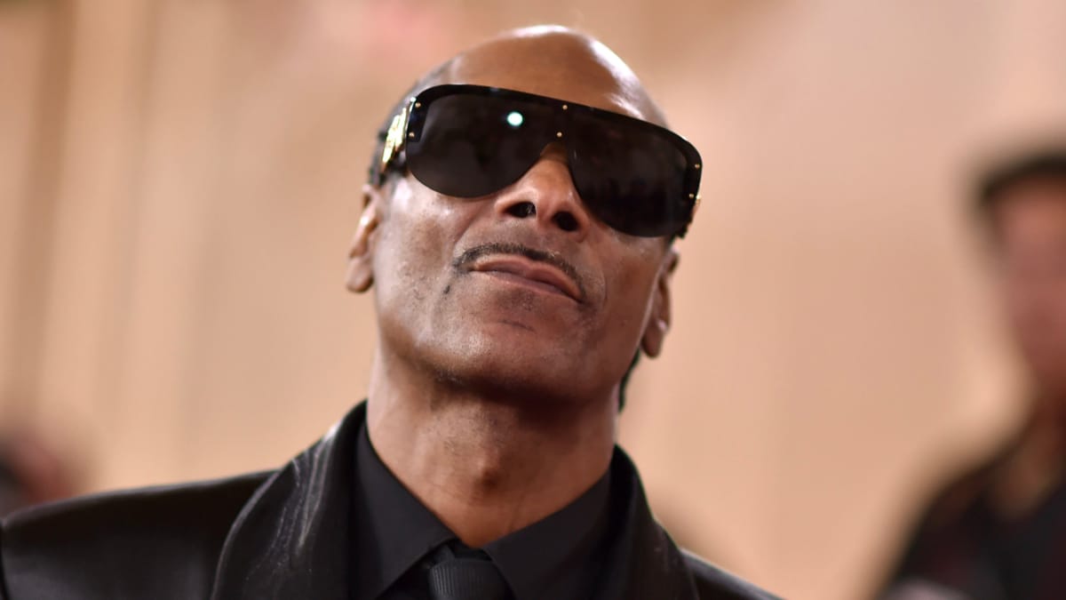 عين "سنوب دوغ" على الدوري الإنجليزي الممتاز