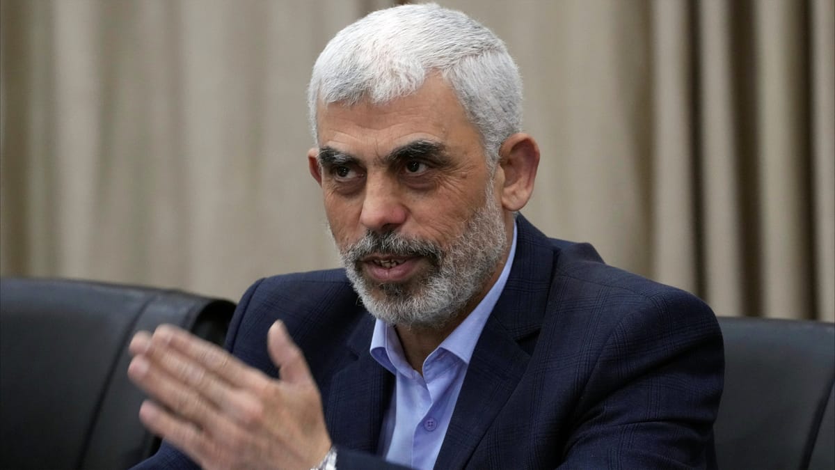 معاريف: السنوار يشترط "حياته مقابل إتمام صفقة الرهائن"