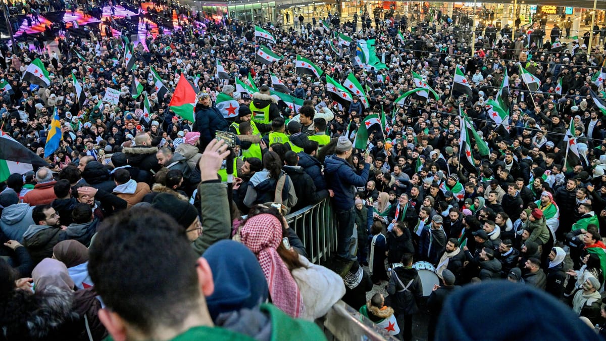 أوروبا تنقلب على اللاجئين السوريين: غادروا القارة