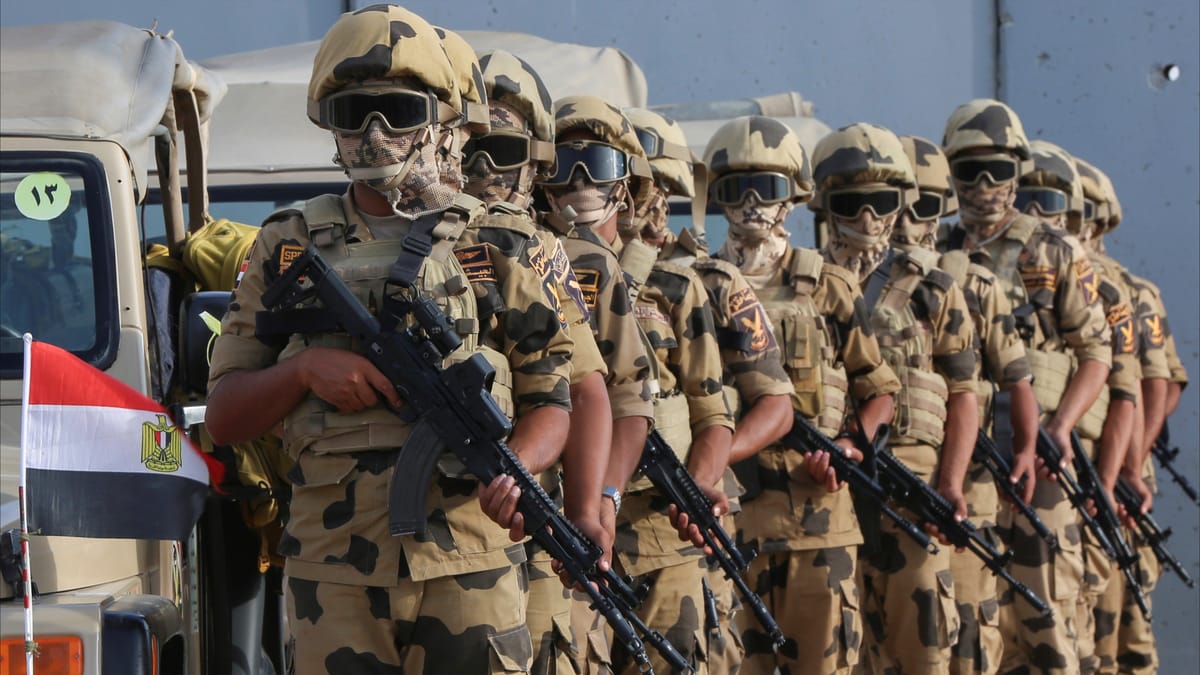 مقتل ضابطين مصريين بتحطم هليكوبتر
