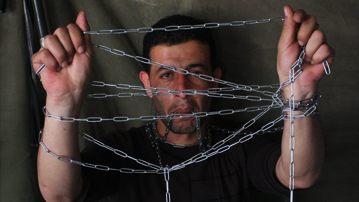 الرهبة قبل الجوع.. ما الذي يعنيه إضراب فلسطيني عن الطعام؟