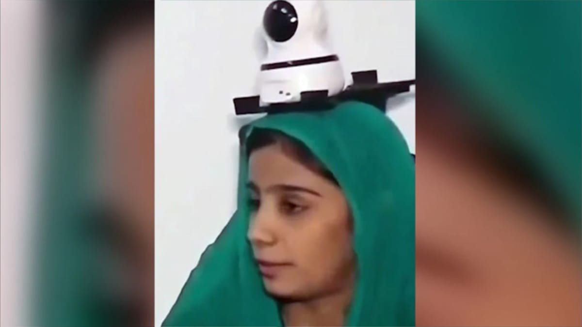 باكستاني يحصّن ابنته بـ"كاميرا على الرأس"