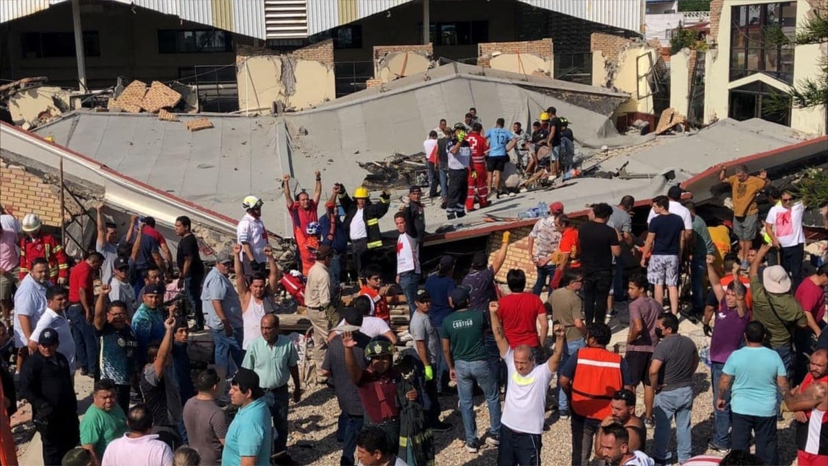 قتلى وإصابات في انهيار سقف كنيسة بالمكسيك