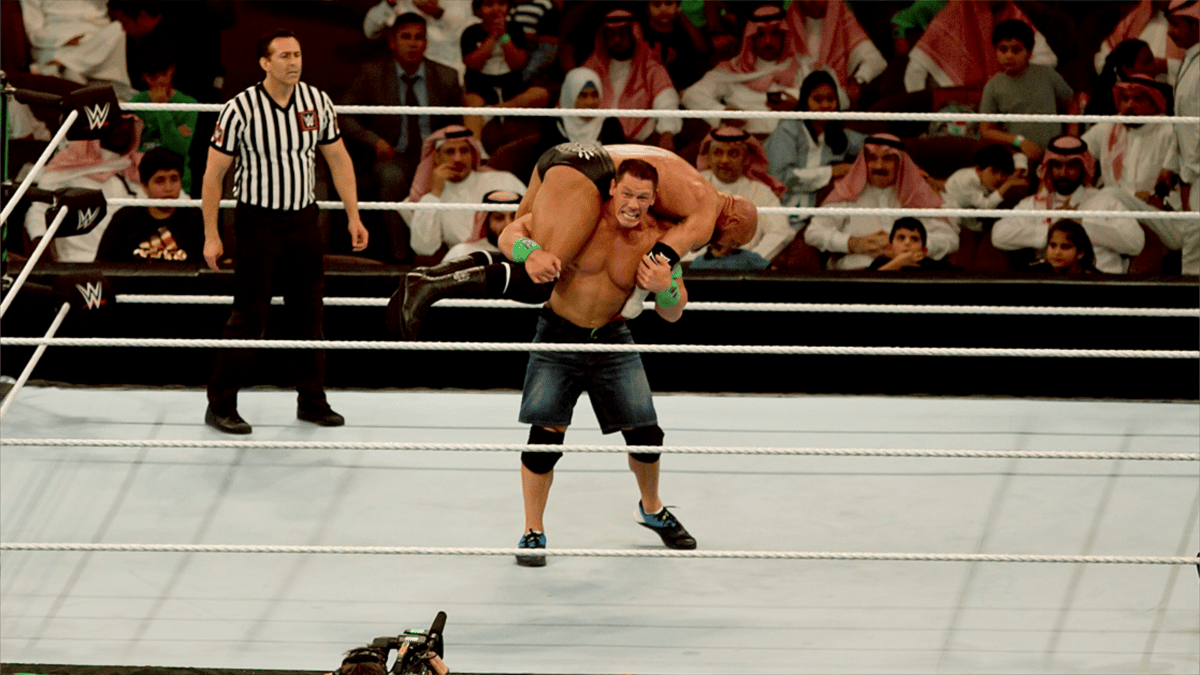 كل ما توّد معرفته عن عرض Elimination Chamber 2025