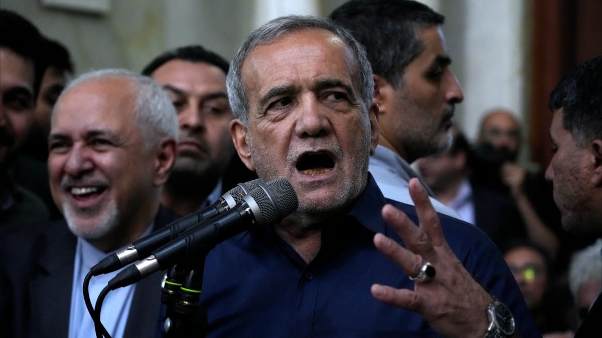 رئيس إيران: لنا "حق الرد" على أي هجوم