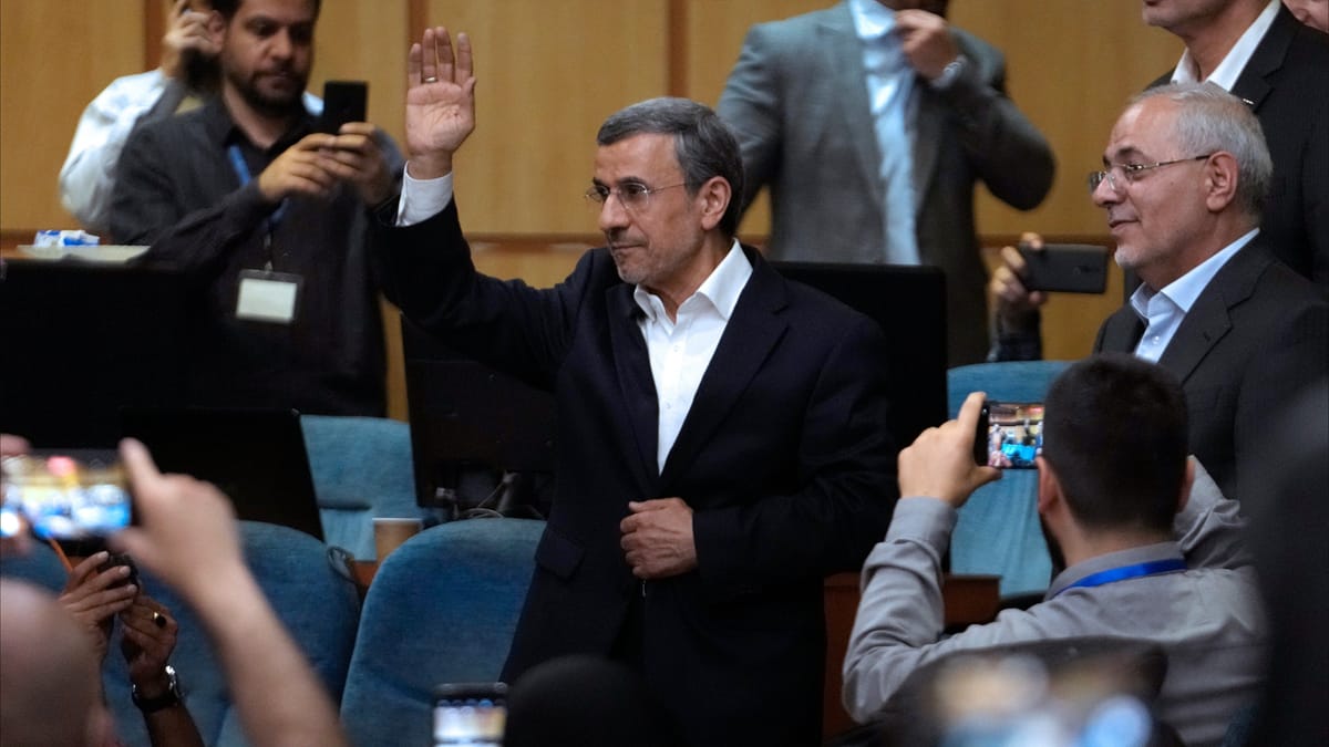 إيران تفرض قيودا على تحركات "نجاد"