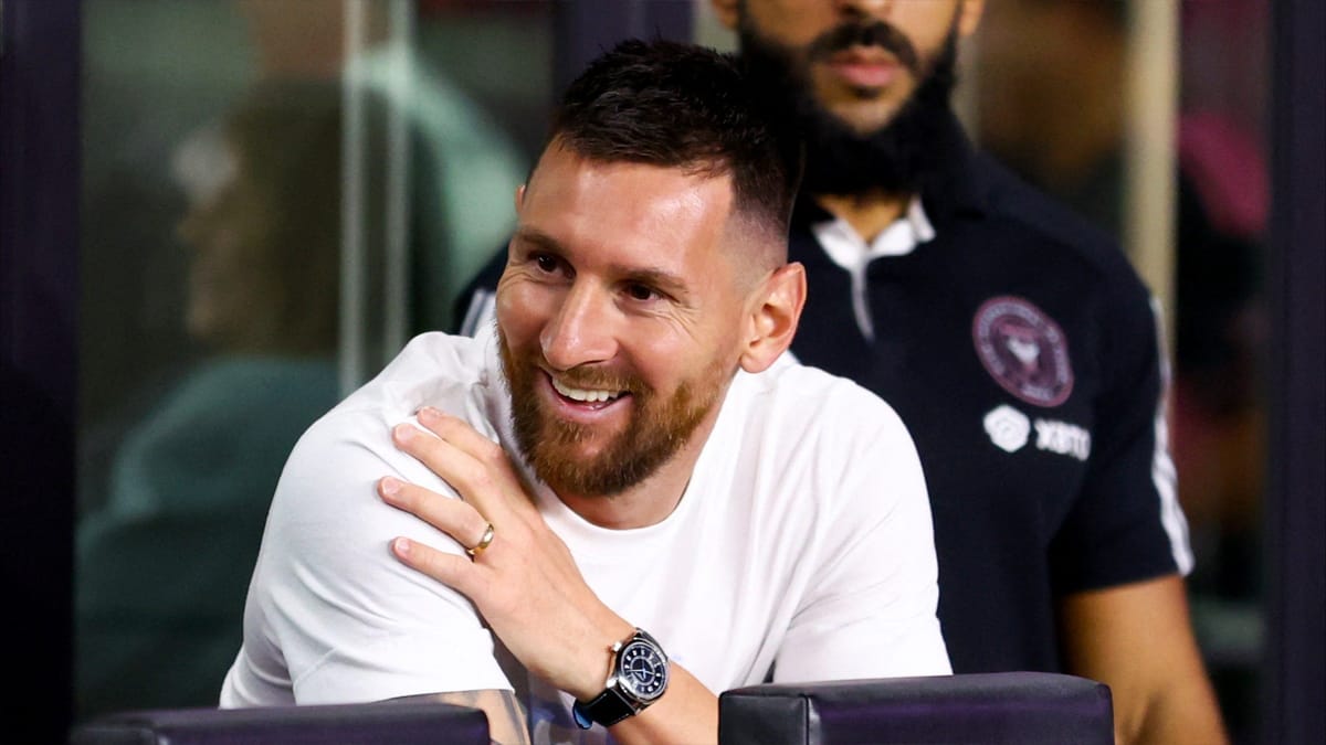 ميسي يعود إلى برشلونة.. للتكريم