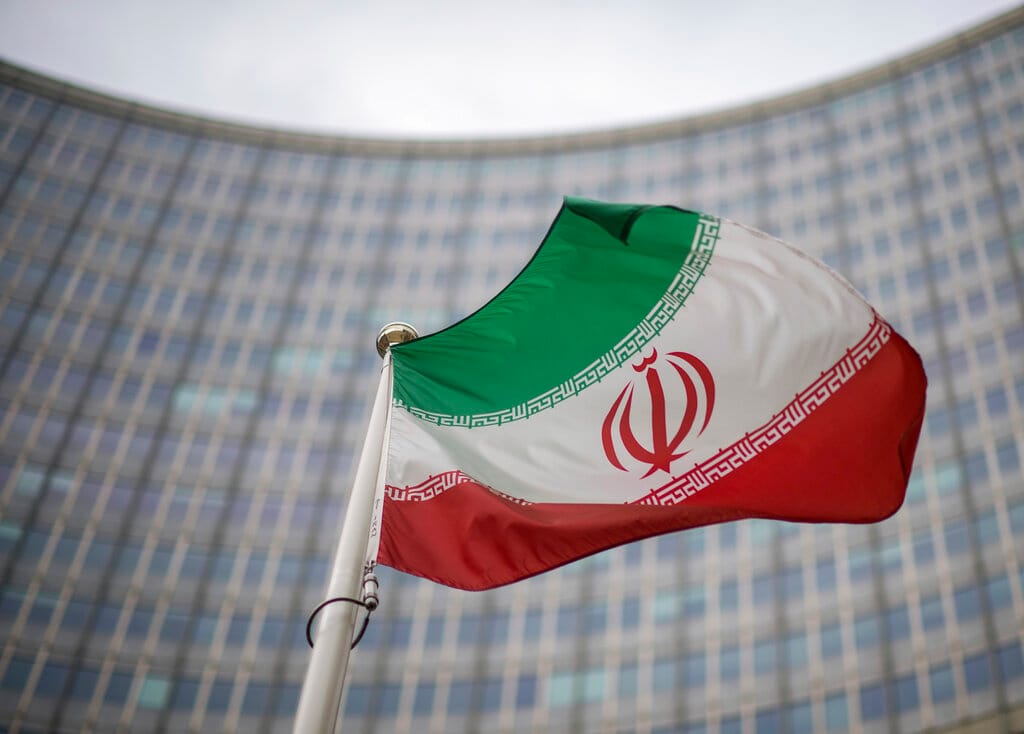 التراجع بات أكثر كلفة.. تطور إيران النووي يصعب الاتفاق؟