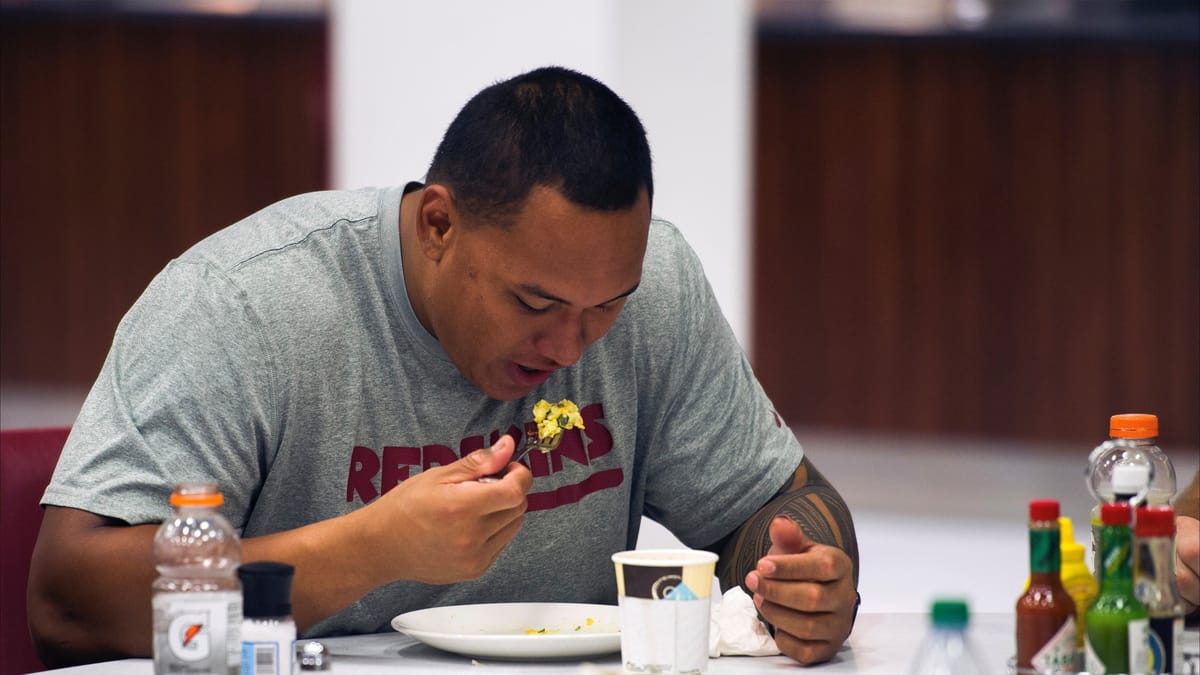 ما عدد السعرات الحرارية التي يجب تناولها يوميا؟